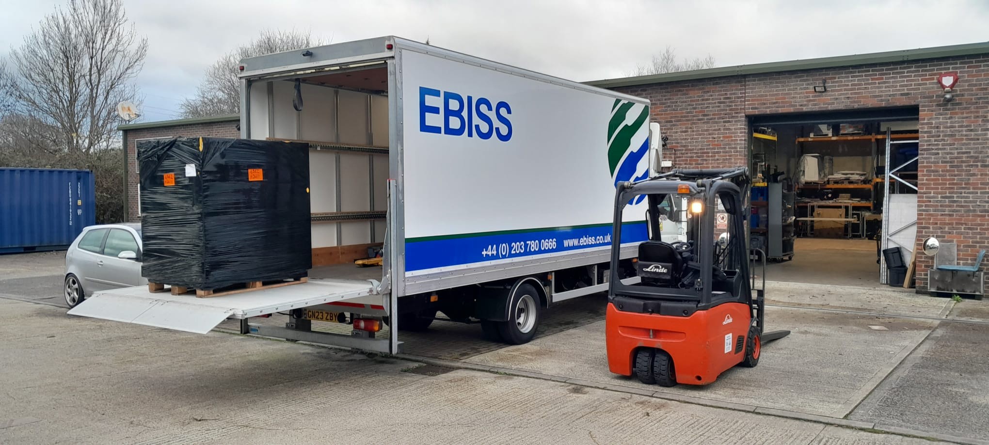 EBISS_Van_loading_with_forklift_-_freight.jpg